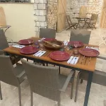 Classee Perret: Art Deco Haven In Vexin Guest house