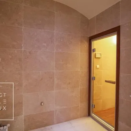 Chateau Spa Art Deco-Parc Clos 3Ha-2 Logis Exclusifs Dans Le Vexin-Master Suite En B&B Et-Ou Maison Xviiieme En Pierres De Giverny-Jacuzzi Et Salle Fitness 1H Offerte-Piscine-Aire Enfants-Ping Pong-Options-Breakfast-Diner-Billard-Sauna-Hammam-Massage Guest house 4*