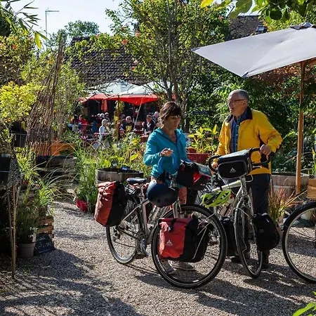 Domaine Spa Perret-Piscine Ete-Giverny A 3Mn-Jardins Monet-Le Vexin-Parc 3Ha-Aire De Jeux Enfants-Ping Pong-Chateau Artdeco Mastersuite En B&B Ou Gite De Charme-Options Breakfast-Diner-Billard-Sauna-Fitness-Hammam-Promo 2 Nuits Avec 1H Jacuzzi Offert Guest house