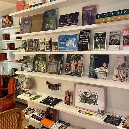 Guest house Domaine Spa Perret-Piscine Ete-Giverny A 3Mn-Jardins Monet-Le Vexin-Parc 3Ha-Aire De Jeux Enfants-Ping Pong-Chateau Artdeco Mastersuite En B&B Ou Gite De Charme-Options Breakfast-Diner-Billard-Sauna-Fitness-Hammam-Promo 2 Nuits Avec 1H Jacuzzi Offert 4*