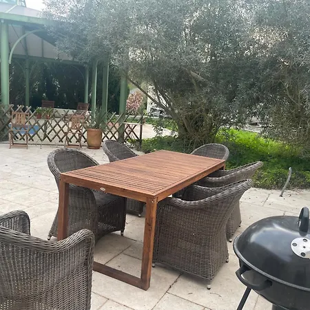 Guest house Domaine Spa Perret-Piscine Ete-Giverny A 3Mn-Jardins Monet-Le Vexin-Parc 3Ha-Aire De Jeux Enfants-Ping Pong-Chateau Artdeco Mastersuite En B&B Ou Gite De Charme-Options Breakfast-Diner-Billard-Sauna-Fitness-Hammam-Promo 2 Nuits Avec 1H Jacuzzi Offert Sainte-Genevieve-les-Gasny