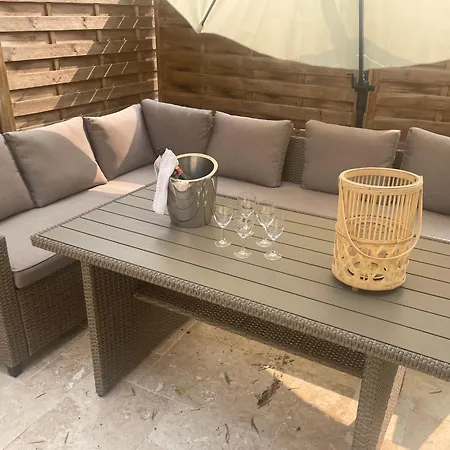 CHÂTEAU SPA Art Déco en B&B MASTER SUITE ET-OU GîTE CONFORT INDÉPENDANT-Parc Naturel du VEXIN-GIVERNY À 3Mn-PISCINE Extérieure Chauffée en Saison-PING PONG-AIRE ENFANTS-Parc 3Ha-OPTIONS-DÎNER-BILLARD-JACUZZI-SAUNA-HAMMAM-MASSAGE-Coaching-Yoga-Fitness 4*