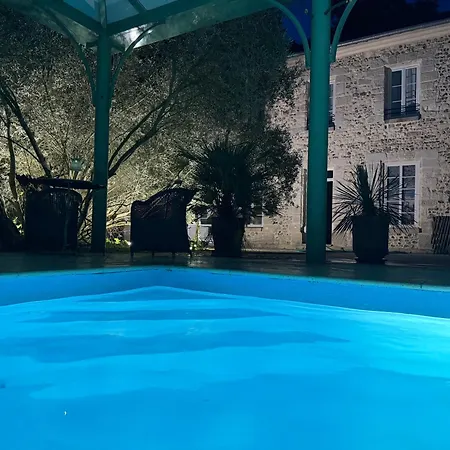 Classee Perret: Art Deco Haven In Vexin Guest house Sainte-Genevieve-les-Gasny
