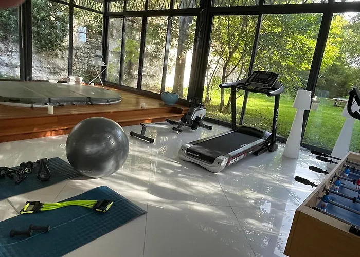 CHÂTEAU SPA ART DÉCO en B&B MASTER SUITE ET-OU GîTE CONFORT INDÉPENDANT-Parc Naturel du VEXIN-À 3Mn GIVERNY-PISCINE EXTÉRIEURE CHAUFFÉE en Saison-PING PONG-AIRE ENFANTS-Parc 3Ha-OPTIONS-DÎNER-BILLARD-JACUZZI-SAUNA-HAMMAM-MASSAGE-Coaching-FITNESS-Yoga Sainte-Genevieve-les-Gasny