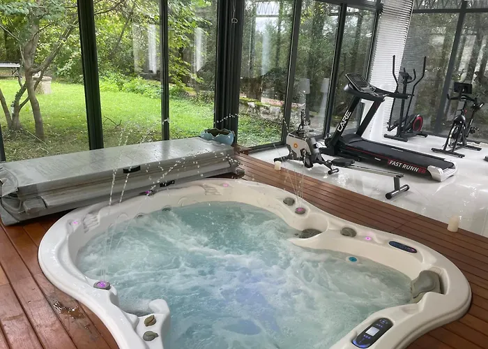 CHÂTEAU SPA ART DÉCO en B&B MASTER SUITE ET-OU GîTE CONFORT INDÉPENDANT-Parc Naturel du VEXIN-À 3Mn GIVERNY-PISCINE EXTÉRIEURE CHAUFFÉE en Saison-PING PONG-AIRE ENFANTS-Parc 3Ha-OPTIONS-DÎNER-BILLARD-JACUZZI-SAUNA-HAMMAM-MASSAGE-Coaching-FITNESS-Yoga Maison d'hôtes