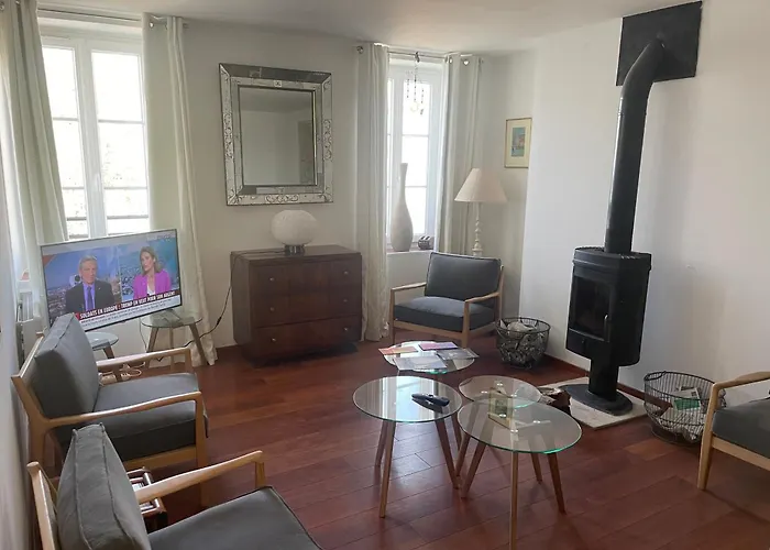 CHÂTEAU SPA ART DÉCO en B&B MASTER SUITE ET-OU GîTE CONFORT INDÉPENDANT-Parc Naturel du VEXIN-À 3Mn GIVERNY-PISCINE EXTÉRIEURE CHAUFFÉE en Saison-PING PONG-AIRE ENFANTS-Parc 3Ha-OPTIONS-DÎNER-BILLARD-JACUZZI-SAUNA-HAMMAM-MASSAGE-Coaching-FITNESS-Yoga Sainte-Genevieve-les-Gasny