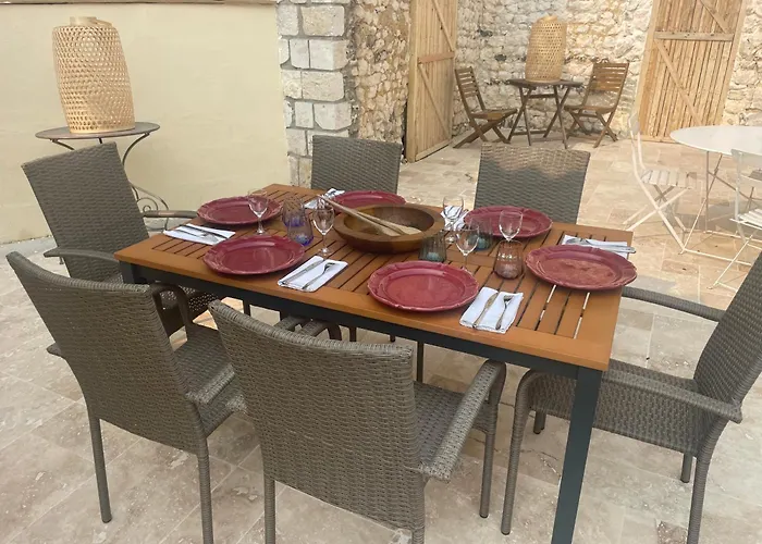 CHÂTEAU SPA ART DÉCO en B&B MASTER SUITE ET-OU GîTE CONFORT INDÉPENDANT-Parc Naturel du VEXIN-À 3Mn GIVERNY-PISCINE EXTÉRIEURE CHAUFFÉE en Saison-PING PONG-AIRE ENFANTS-Parc 3Ha-OPTIONS-DÎNER-BILLARD-JACUZZI-SAUNA-HAMMAM-MASSAGE-Coaching-FITNESS-Yoga Maison d'hôtes